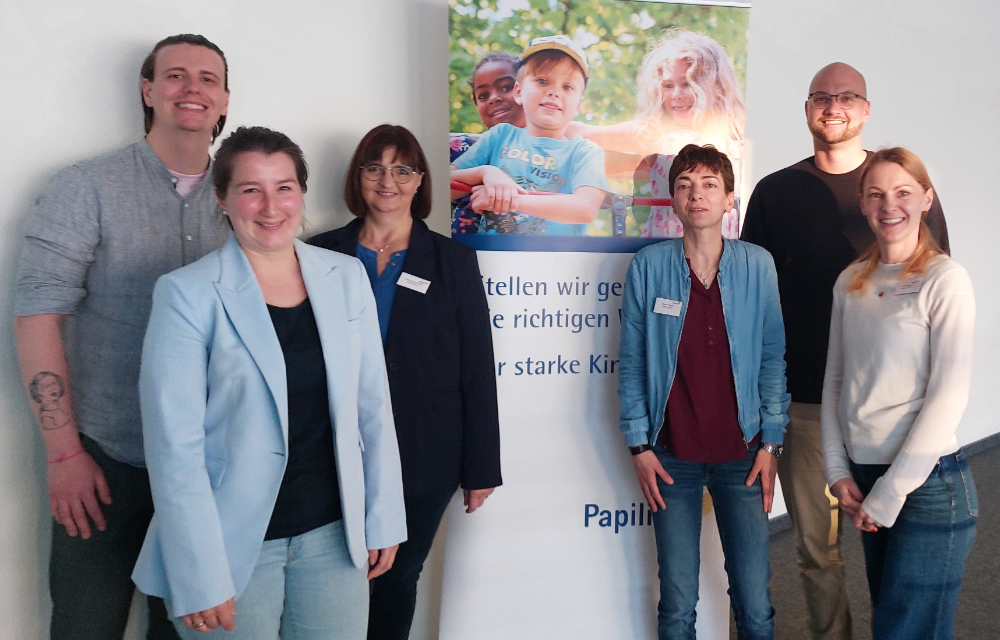 Drei KiJaS vom Kreis Offenbach und drei Mitarbeiterinnen von Papilio.